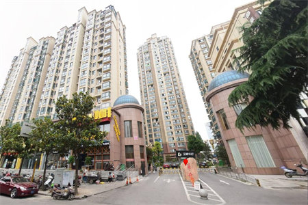 华兴小区3室2厅1卫73.6万107m2带车库